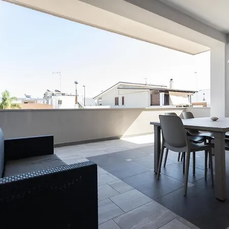 Quadrilocale Raffaello A - Apulia 펜션 우겐토